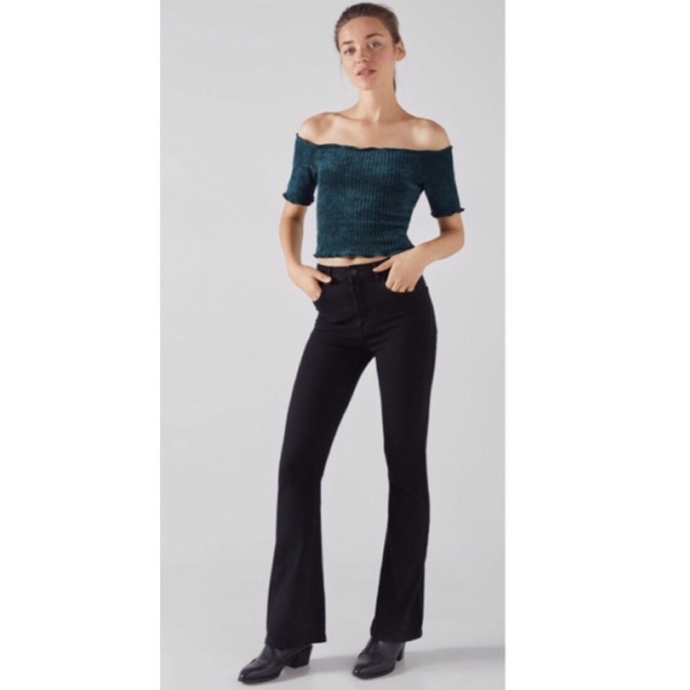 ✨Bershka Flared High Waisted Jeans✨